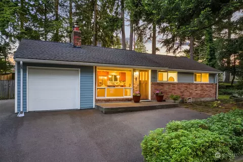 12561 Roosevelt Way NE, Seattle, WA 98125