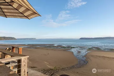 5972 Hastings Rd, Clinton, WA 98236