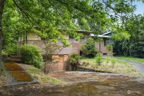 13245 40th Ave NE, Seattle, WA 98125
