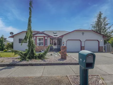 871 E Oak St, Sequim, WA 98382