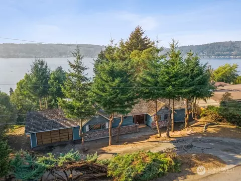 15705 62nd Ave NE, Kenmore, WA 98028