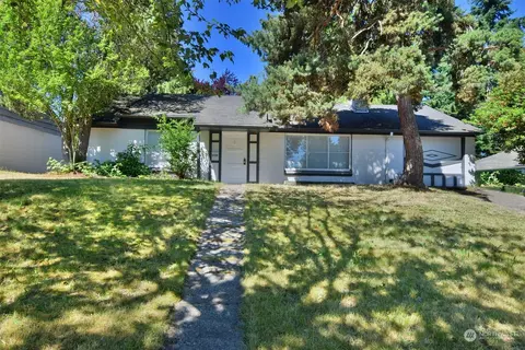 17211 5th Ave NE, Shoreline, WA 98155