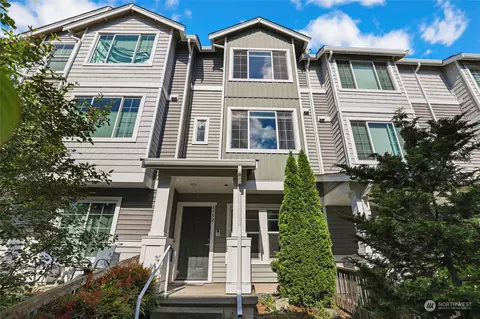 6552 High Point Dr SW, Seattle, WA 98126
