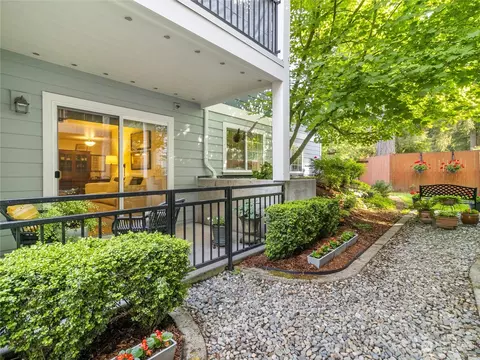 1409 Evergreen Park Dr SW #102, Olympia, WA 98502