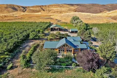 2755 10th St NE, East Wenatchee, WA 98802