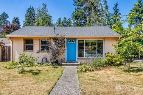 3712 NE 7th St, Renton, WA 98056