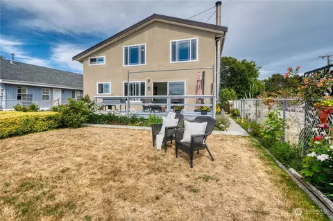 736 Walters Ln, Point Roberts, WA 98281