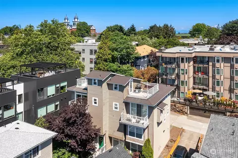 714 16th Ave #B, Seattle, WA 98122