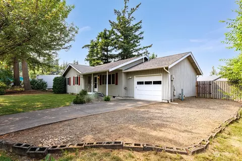 804 Chestnut St, Everson, WA 98247 photo 3