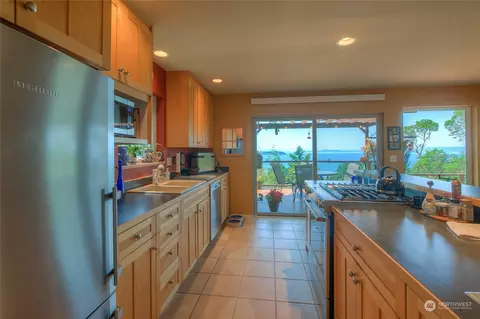 214 Walker Dr, Eastsound, WA 98245 photo 15
