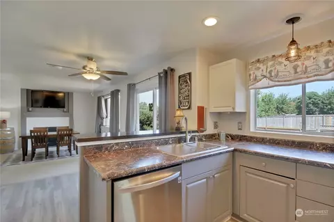 3457 Garland Pl, Enumclaw, WA 98022 photo 12