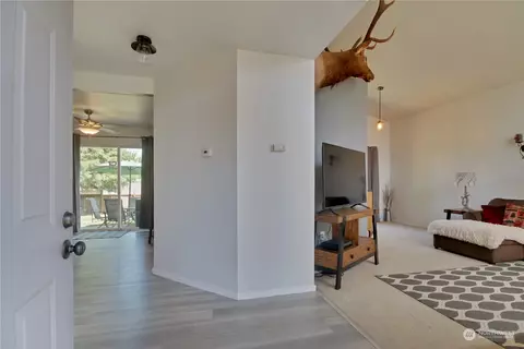 3457 Garland Pl, Enumclaw, WA 98022 photo 5