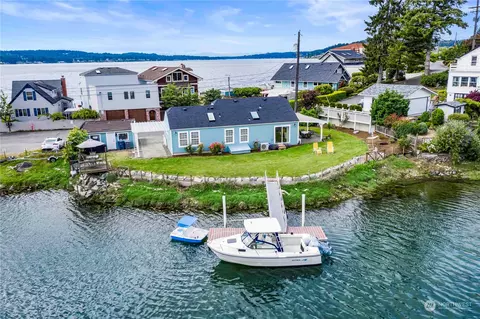 2401 Day Island Blvd W, University Place, WA 98466