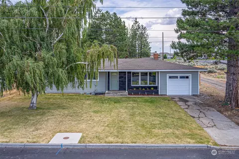 280 SE D St, Ephrata, WA 98823