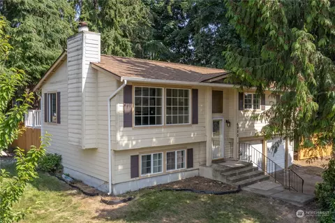 6980 Aegean Blvd NE, Bremerton, WA 98311