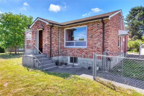1310 E 56th St, Tacoma, WA 98404
