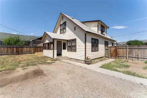 707 Piere St, Wenatchee, WA 98801
