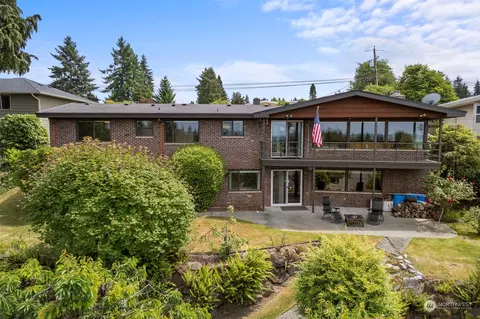 8513 42nd St W, University Place, WA 98466