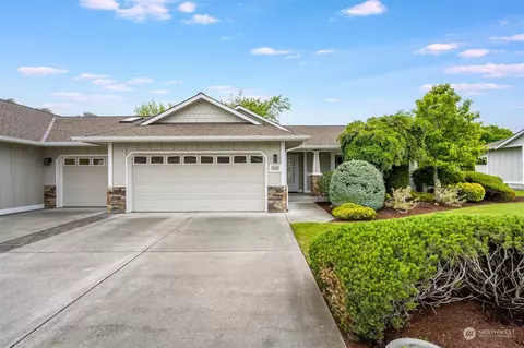 944 N Minstrel Rd, Sequim, WA 98382