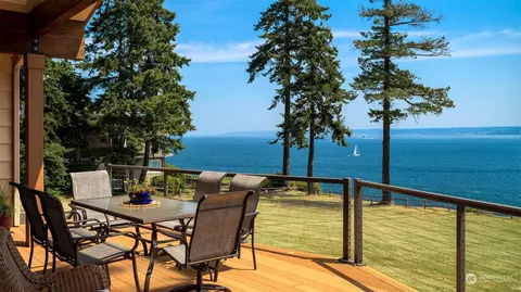 23712 Jefferson Point Rd NE, Kingston, WA 98346