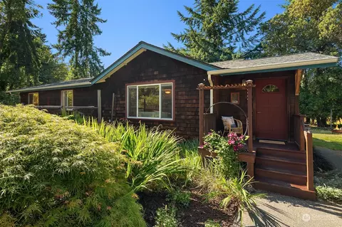 9204 SW 274th St, Vashon, WA 98070
