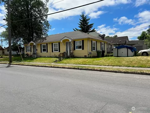 1703 Alabama St, Longview, WA 98632