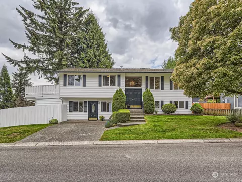 9219 NE 138th Pl, Kirkland, WA 98034