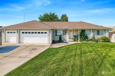 1331 E Yost Cir, Moses Lake, WA 98837