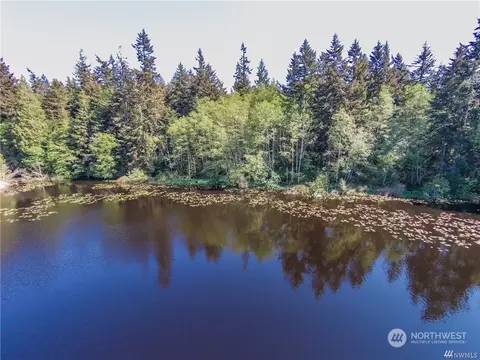 195 Lakewood Pl, Oak Harbor, WA 98277