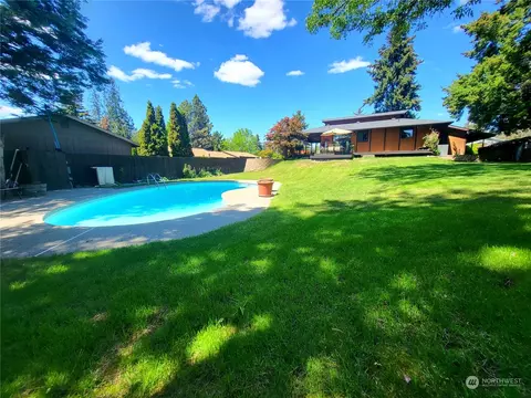 337 14th St NE, East Wenatchee, WA 98802