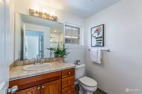 1126 A 10th Ave E, Seattle, WA 98102 photo 23