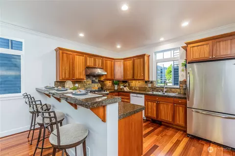 1126 A 10th Ave E, Seattle, WA 98102 photo 14