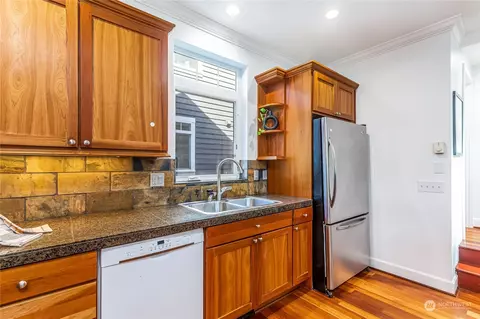 1126 A 10th Ave E, Seattle, WA 98102 photo 15