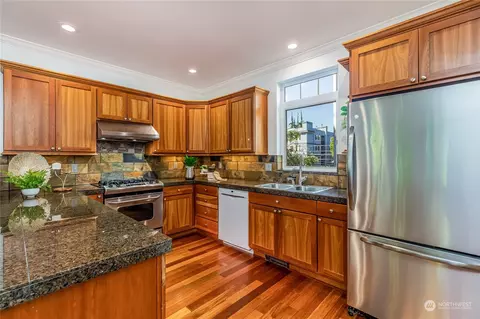 1126 A 10th Ave E, Seattle, WA 98102 photo 16