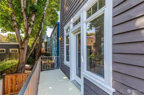 1126 A 10th Ave E, Seattle, WA 98102 photo 25
