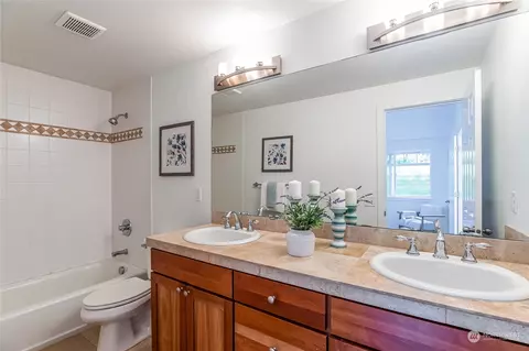 1126 A 10th Ave E, Seattle, WA 98102 photo 21