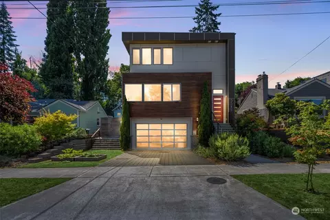 5545 39th Ave NE, Seattle, WA 98105
