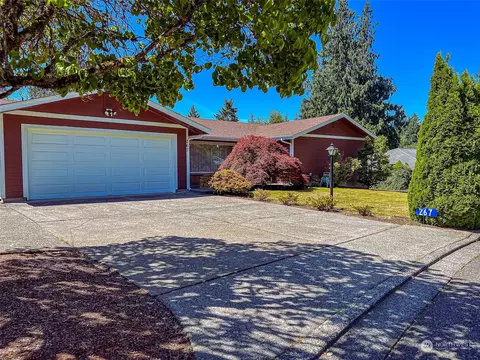 267 Sugar Pine Dr, Bremerton, WA 98310