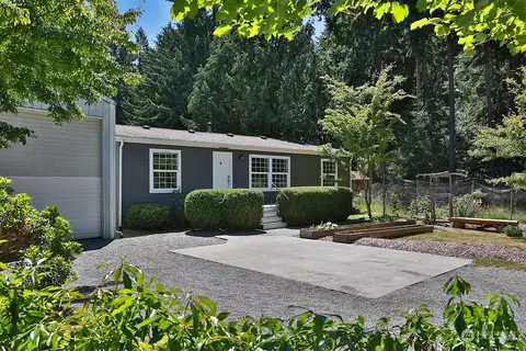 1948 Moonlight Dr, Freeland, WA 98249