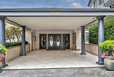 2760 76th Ave SE #208, Mercer Island, WA 98040