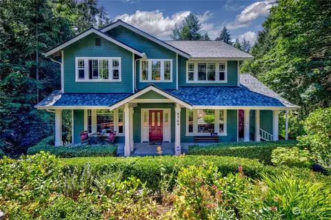 8369 NE Grizdale Ln, Bainbridge Island, WA 98110