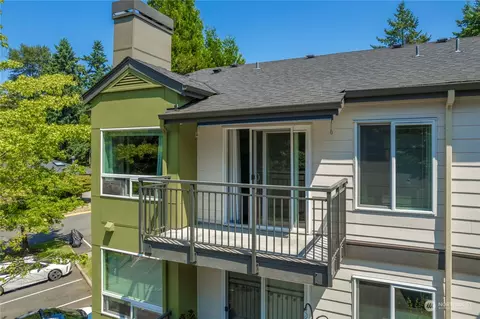 31500 33rd Pl SW #P204, Federal Way, WA 98023