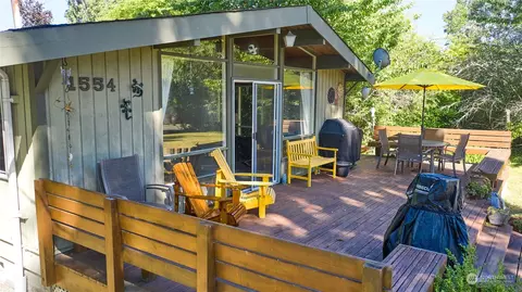 1554 Panorama Dr, Point Roberts, WA 98281