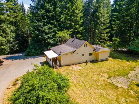 4189 Campbell Rd, Clinton, WA 98236