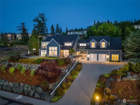 3015 W 3rd Pl, Anacortes, WA 98221