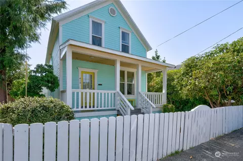 415 Spruce St E, Ilwaco, WA 98624