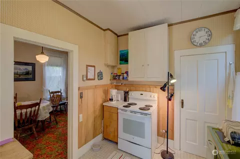 415 Spruce St E, Ilwaco, WA 98624 photo 9