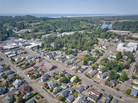 415 Spruce St E, Ilwaco, WA 98624 photo 27