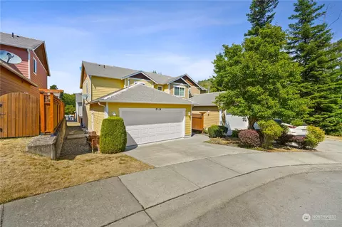 2114 19th St, Anacortes, WA 98221