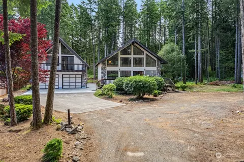 240 E Ballantrae Dr, Shelton, WA 98584